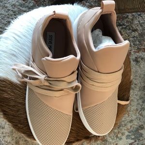Steve madden tennis shoes